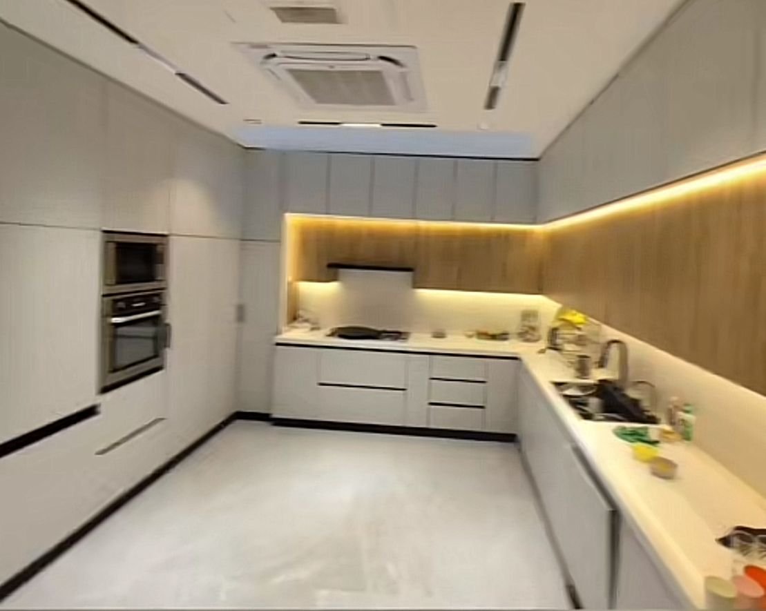 تفصيل مطبخ حسب الطلب بمساحة في الرياض